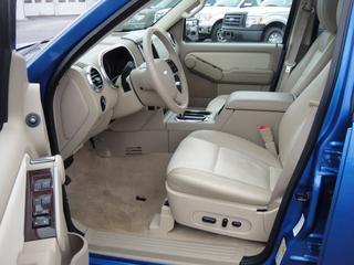 Ford Explorer 2010 photo 1