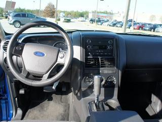 Ford Explorer 2010 photo 3