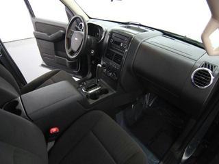 Ford Explorer 2010 photo 2