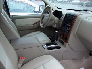 Ford Explorer 2010 photo 1