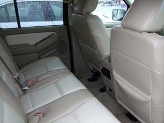 Ford Explorer 2010 photo 3