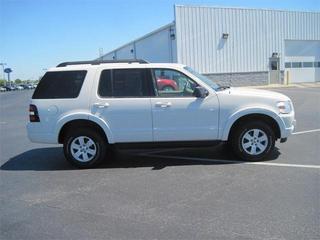 Ford Explorer 2010 photo 1