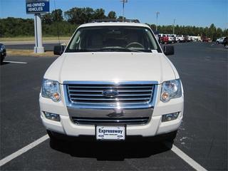Ford Explorer 2010 photo 2