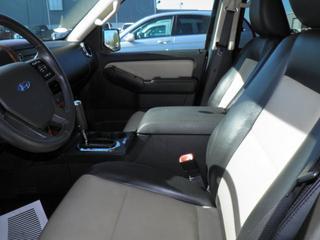 Ford Explorer 2010 photo 1