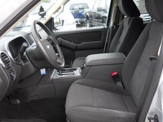 Ford Explorer 2010 photo 2