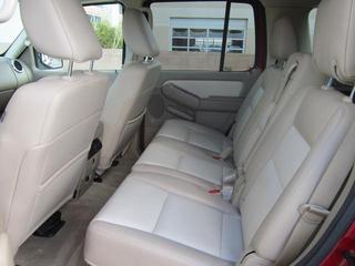 Ford Explorer 2010 photo 2
