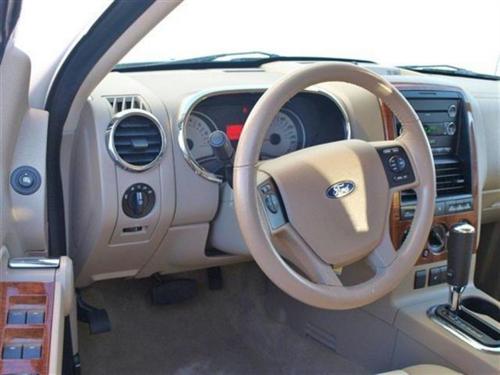 Ford Explorer 2010 photo 2