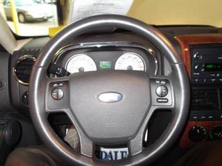 Ford Explorer 2010 photo 2