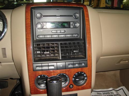 Ford Explorer 2010 photo 3