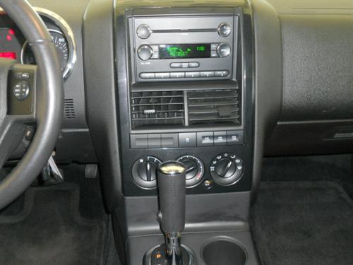 Ford Explorer 2010 photo 2