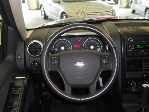 Ford Explorer 2010 photo 3