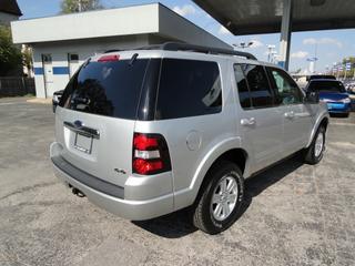 Ford Explorer 2010 photo 1
