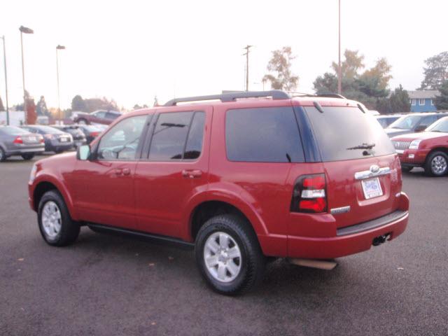 Ford Explorer 2010 photo 1
