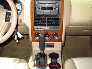 Ford Explorer 2010 photo 2