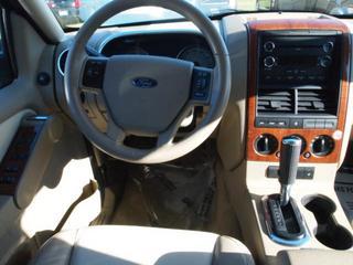 Ford Explorer 2010 photo 1