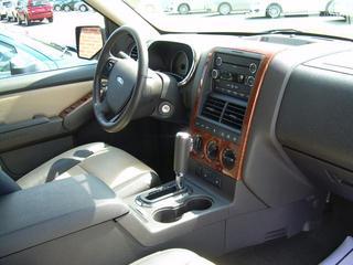 Ford Explorer 2010 photo 1