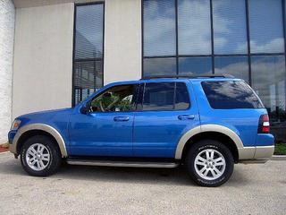 Ford Explorer 2010 photo 1
