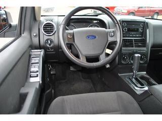 Ford Explorer 2010 photo 1