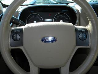 Ford Explorer 2010 photo 1