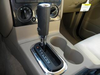 Ford Explorer 2010 photo 3