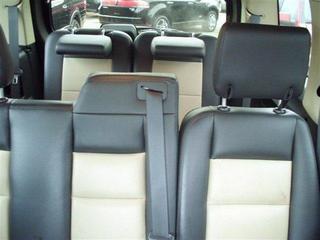 Ford Explorer 2010 photo 1
