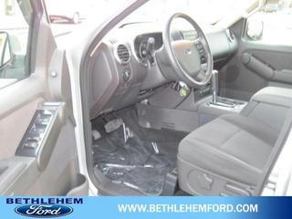 Ford Explorer 2010 photo 2