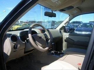 Ford Explorer 2010 photo 1