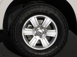 Ford Explorer 2010 photo 2