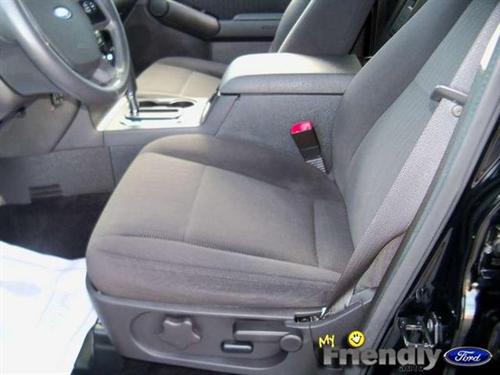 Ford Explorer 2010 photo 1