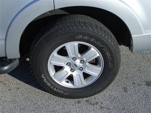 Ford Explorer 2010 photo 2