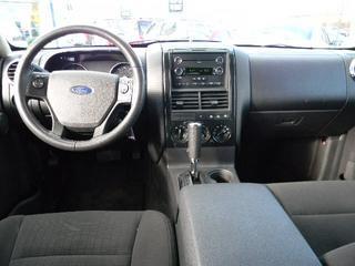Ford Explorer 2010 photo 3