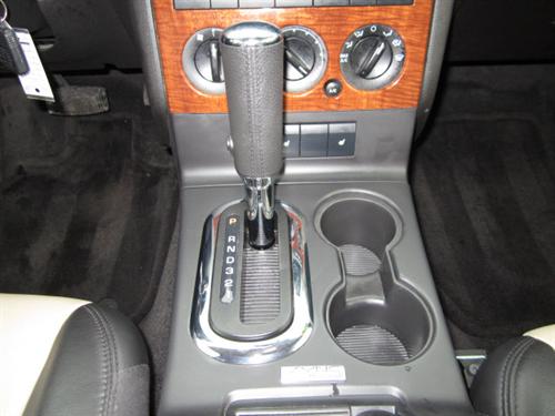 Ford Explorer 2010 photo 4