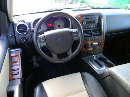 Ford Explorer 2010 photo 1