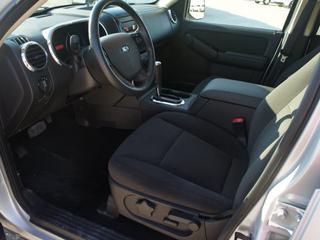 Ford Explorer 2010 photo 1