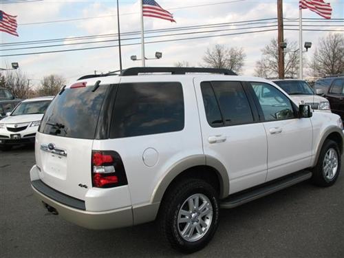 Ford Explorer 2010 photo 1