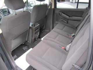 Ford Explorer 2010 photo 2