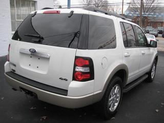 Ford Explorer 2010 photo 2
