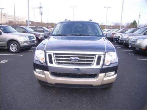 Ford Explorer 2010 photo 1