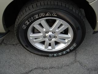 Ford Explorer 2010 photo 1