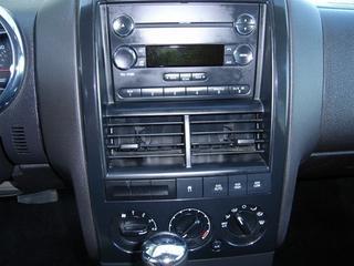 Ford Explorer 2010 photo 1