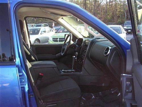 Ford Explorer 2010 photo 1