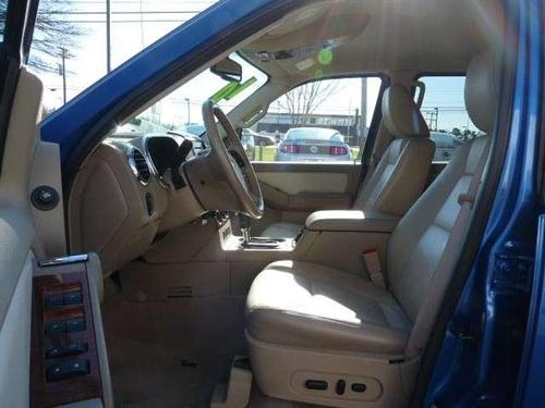 Ford Explorer 2010 photo 1