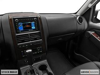 Ford Explorer 2010 photo 2