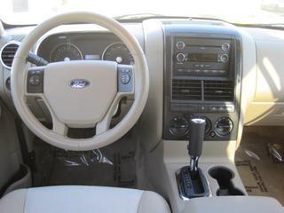 Ford Explorer 2010 photo 1