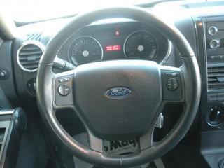 Ford Explorer 2010 photo 2
