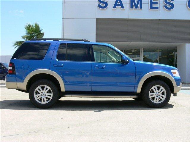 Ford Explorer 2010 photo 2