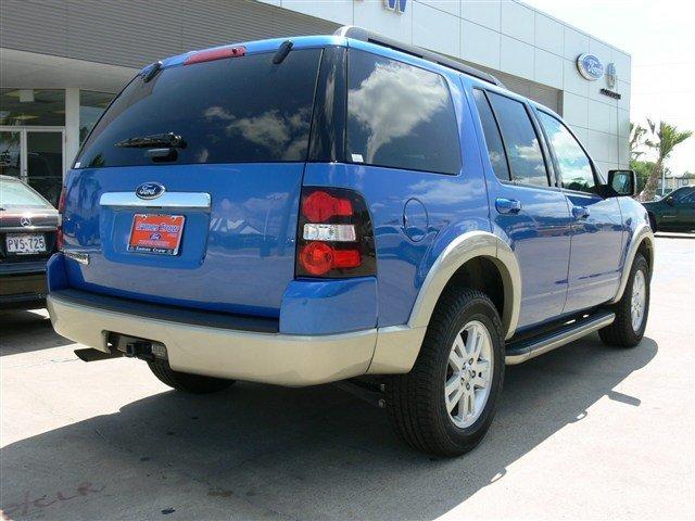 Ford Explorer 2010 photo 3
