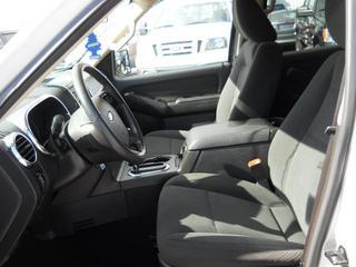 Ford Explorer 2010 photo 2