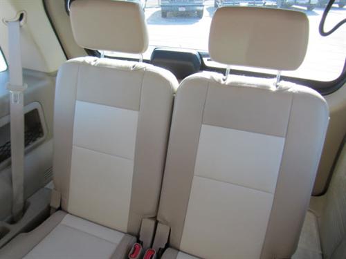 Ford Explorer 2010 photo 1