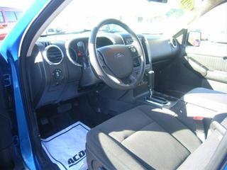 Ford Explorer 2010 photo 1